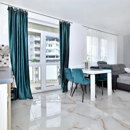 Apartamento Emerald Marble Serenity