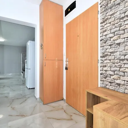 Apartment Emerald Marble Serenity