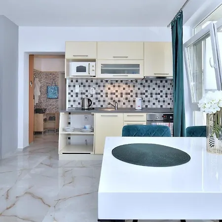 Apartamento Emerald Marble Serenity